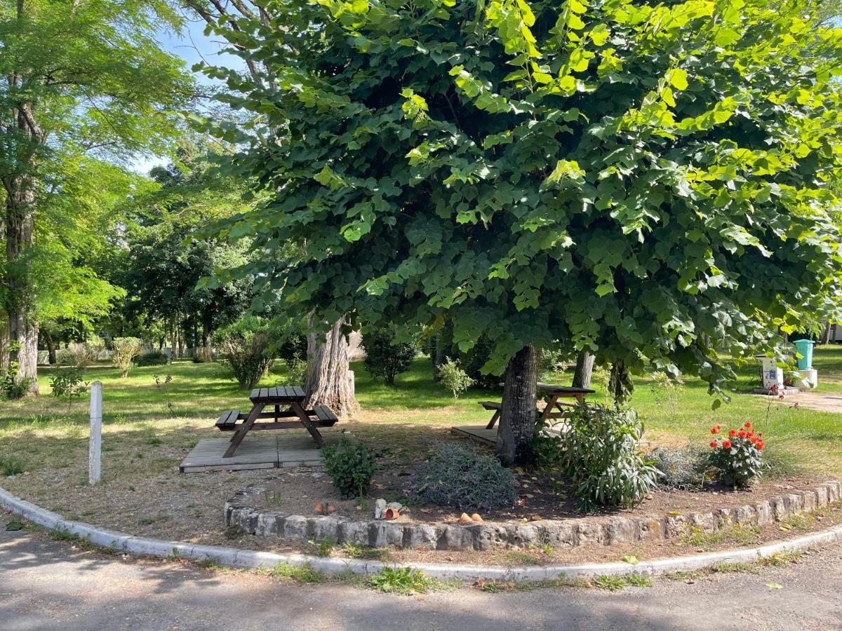 Camping Les Portes De Sancerre Saint-Satur Ngoại thất bức ảnh